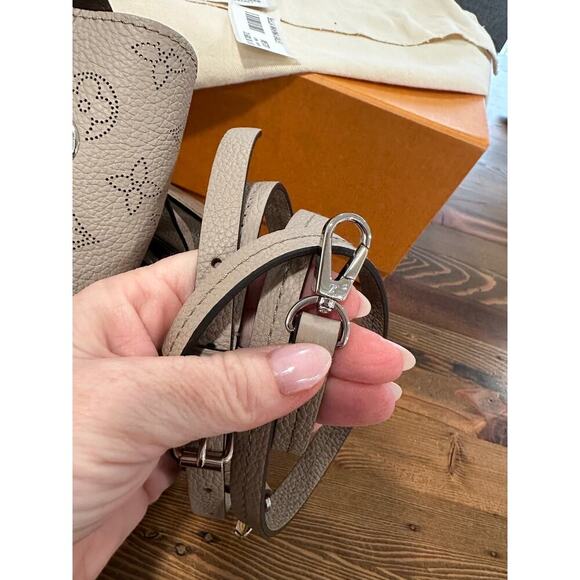 Louis Vuitton Bella Mahina Galet Bag - Picture 14 of 16